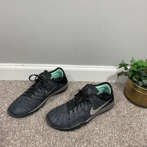 Nike Shoes - NIKE FREE TR 6 MTLC Trainers Sneakers Shoe 849805 001 Womens Size 7.5